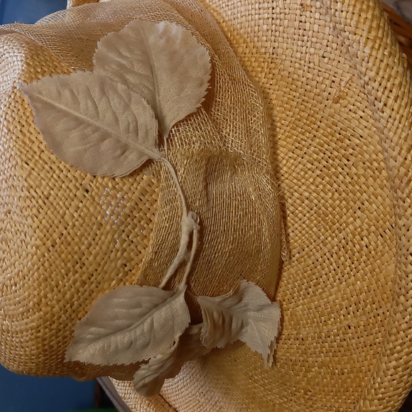Beautiful Liz Clairborne Straw Hat - Picture 2 of 7